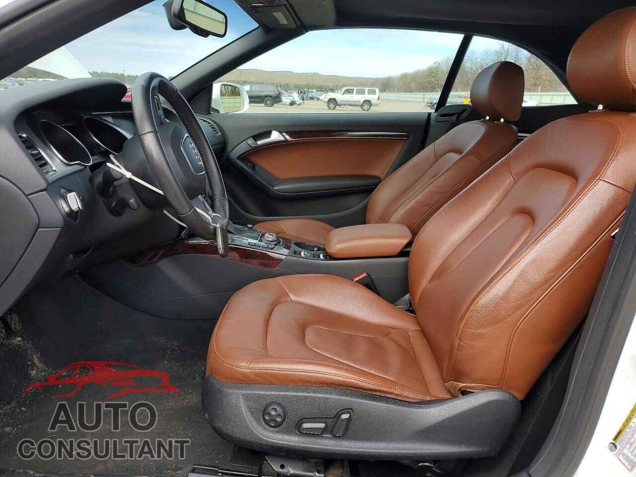 AUDI A5 2012 - WAULFAFH3CN004014
