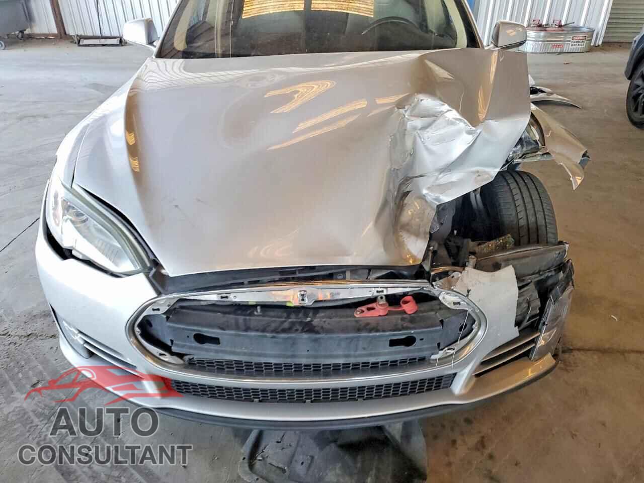 TESLA MODEL S 2013 - 5YJSA1CNXDFP17886