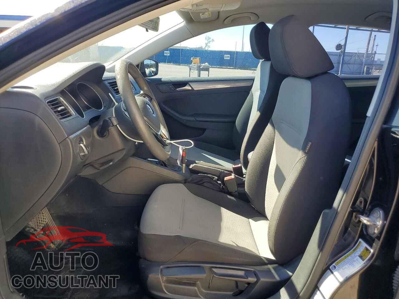 VOLKSWAGEN JETTA 2017 - 3VW2B7AJ3HM366611