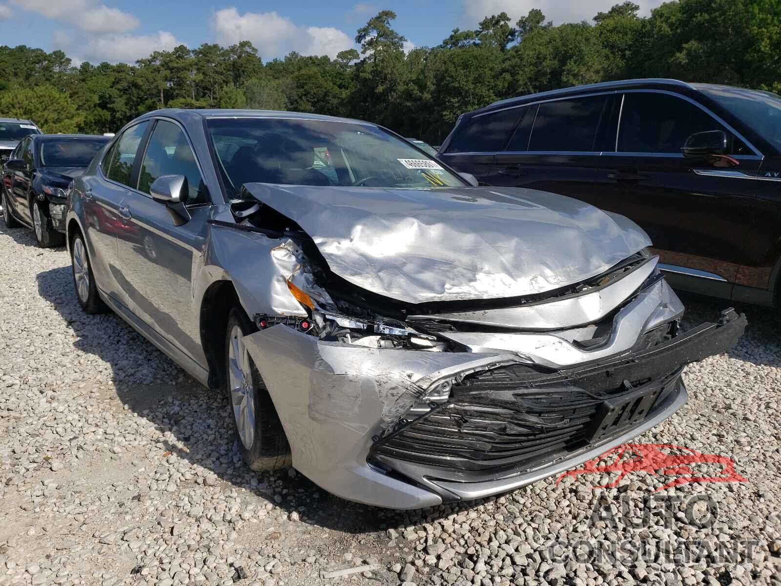 TOYOTA CAMRY 2018 - 4T1B11HK5JU070584