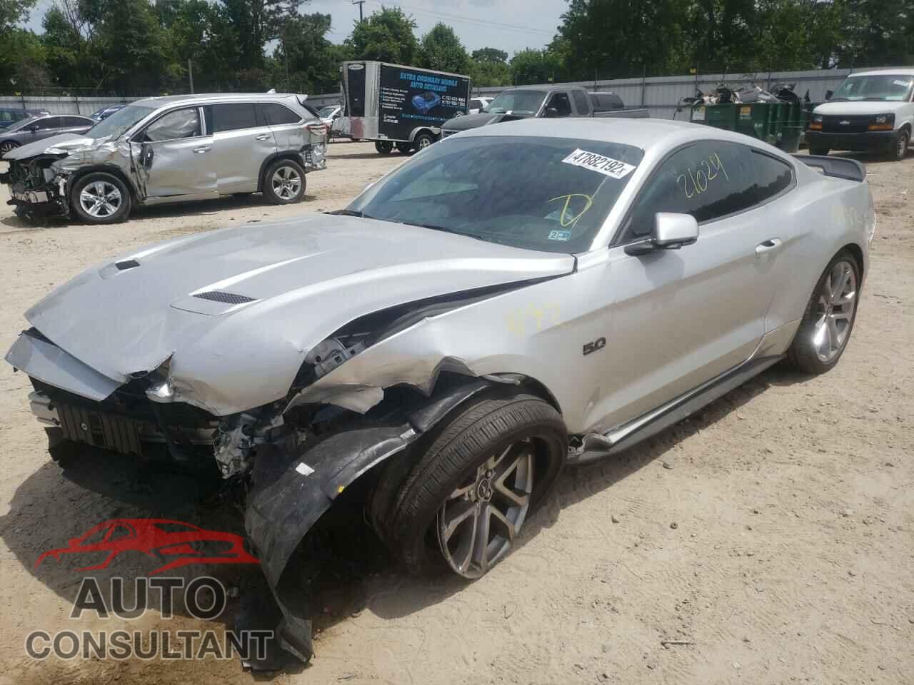 FORD MUSTANG 2019 - 1FA6P8CF5K5167731