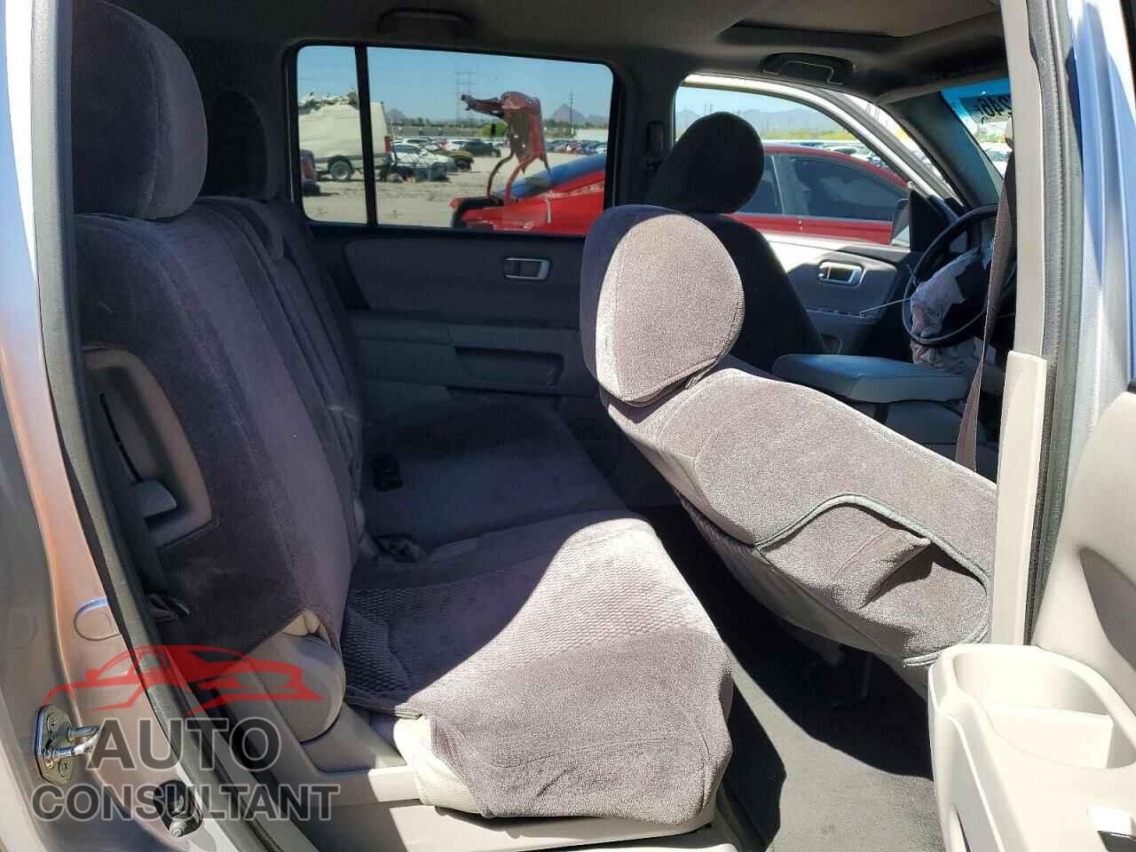 HONDA PILOT 2014 - 5FNYF4H5XEB001836