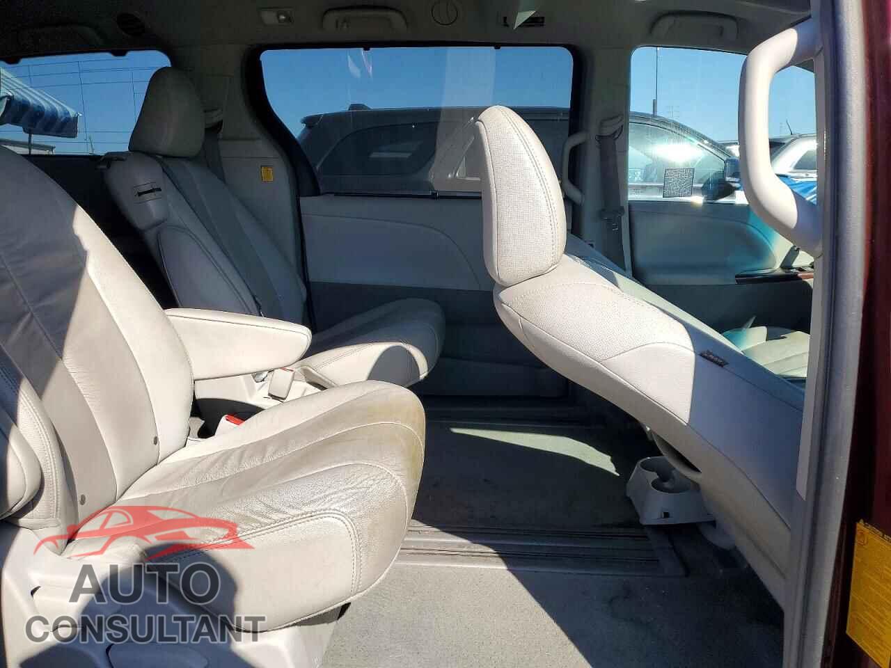 TOYOTA SIENNA 2012 - 5TDYK3DC7CS225830