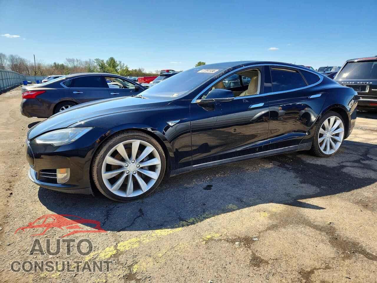 TESLA MODEL S 2013 - 5YJSA1CG0DFP17672