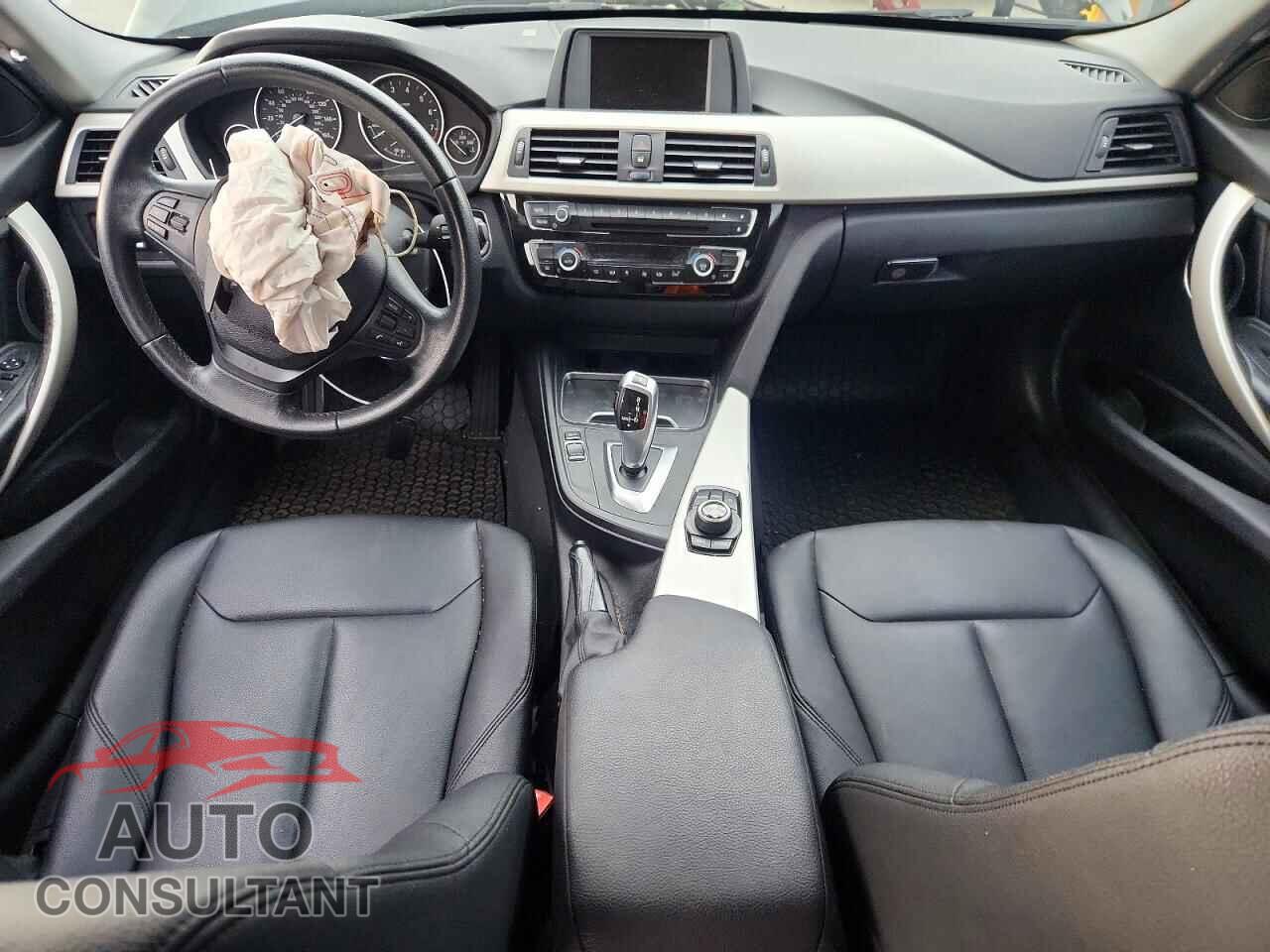 BMW 3 SERIES 2016 - WBA8E1G54GNU11231