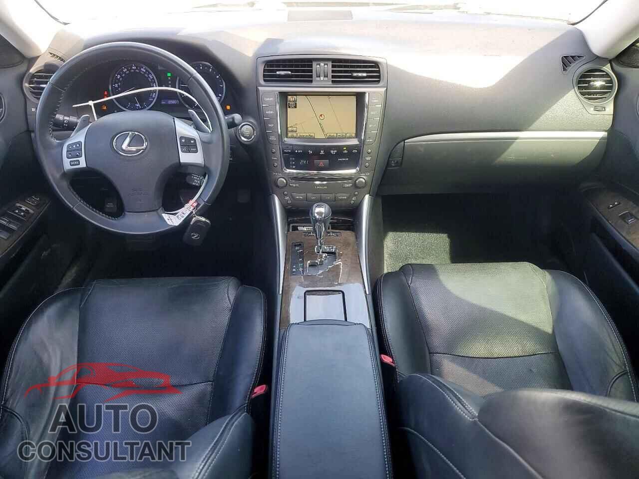 LEXUS IS 2011 - JTHBF5C25B5137067