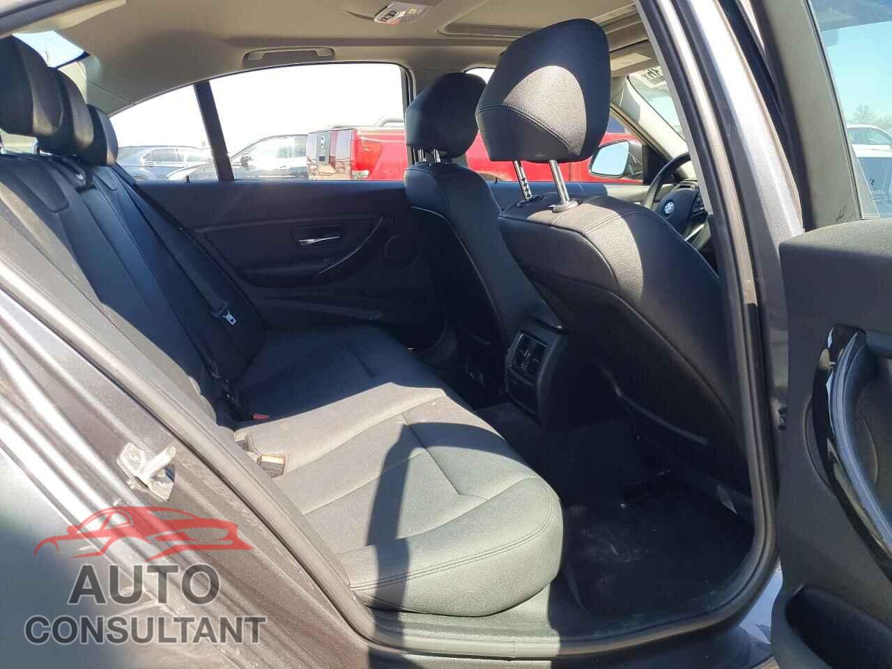 BMW 3 SERIES 2017 - WBA8A3C31HK692080