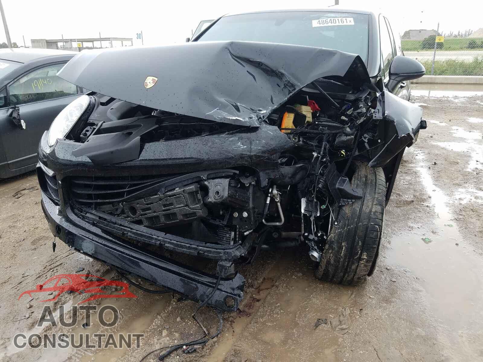 PORSCHE CAYENNE 2018 - WP1AA2A20JKA04549