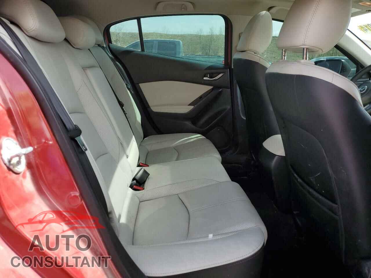 MAZDA 3 2018 - 3MZBN1M32JM240151