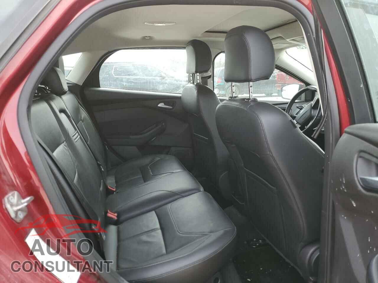 FORD FOCUS 2015 - 1FADP3K21FL330224