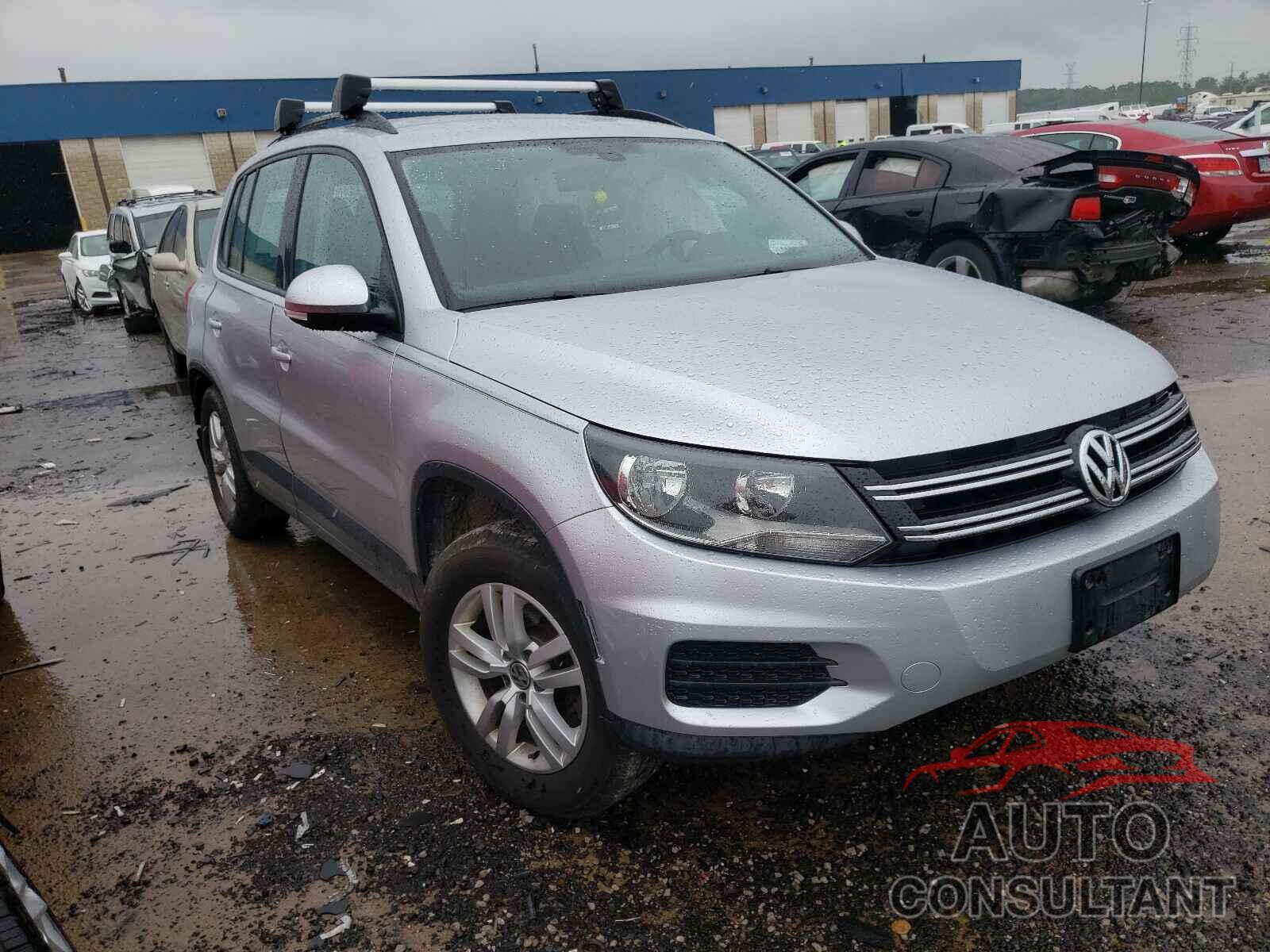VOLKSWAGEN TIGUAN 2016 - WVGBV7AX3GW542193