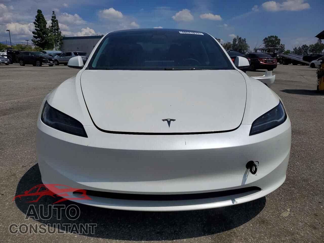 TESLA MODEL 3 2024 - 5YJ3E1EA7RF752671