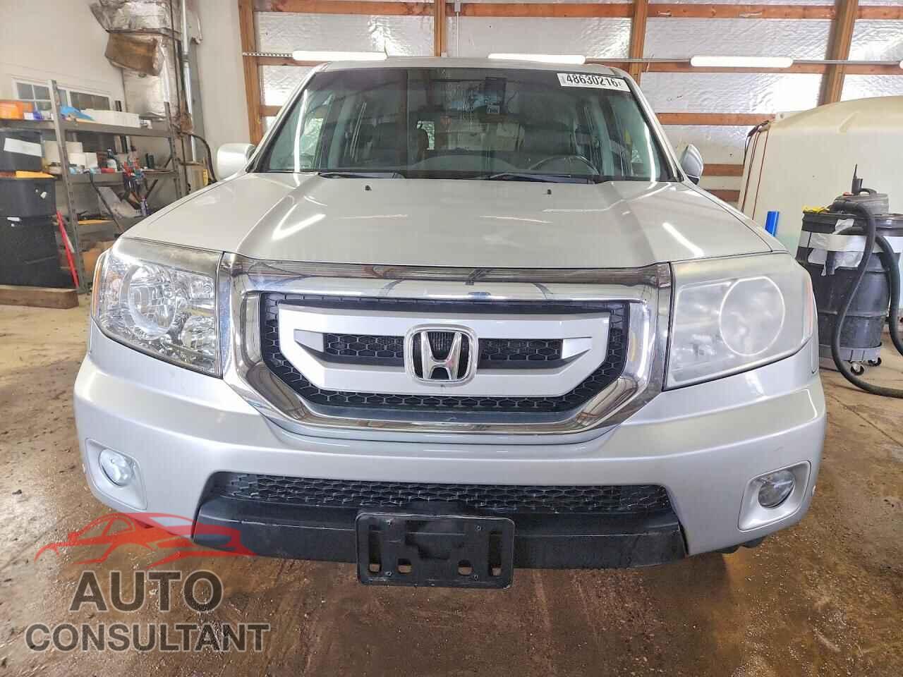 HONDA PILOT 2011 - 5FNYF4H97BB044948