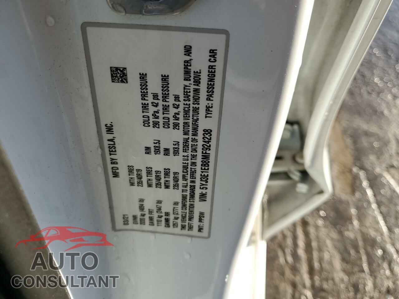 TESLA MODEL 3 2021 - 5YJ3E1EB8MF924238