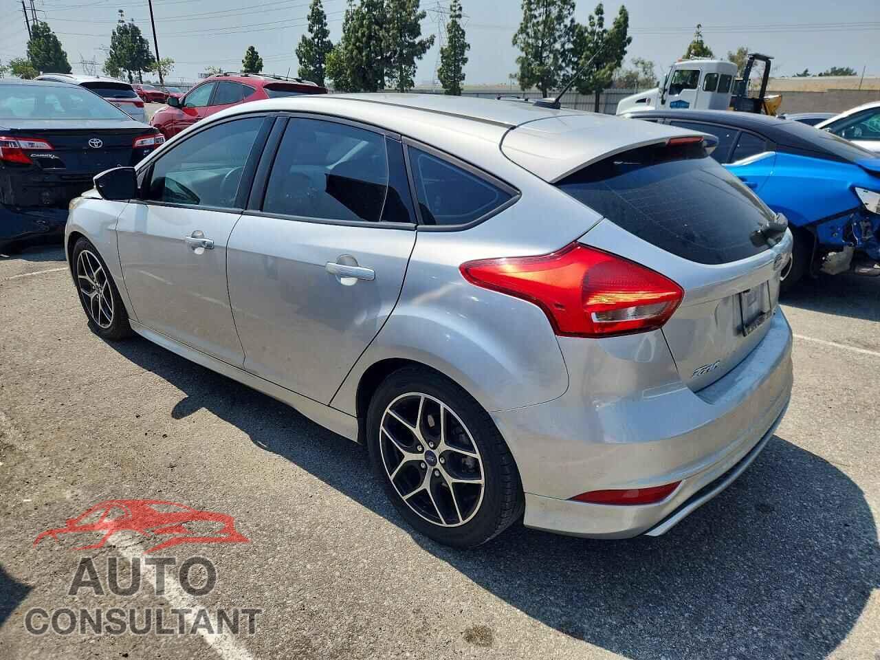 FORD FOCUS 2016 - 1FADP3K20GL372627
