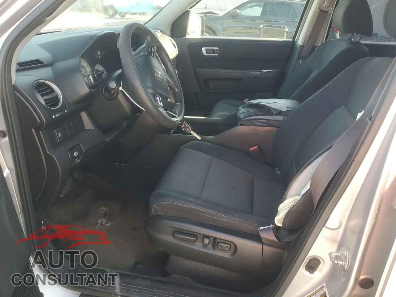 HONDA PILOT 2011 - 5FNYF3H44BB011579