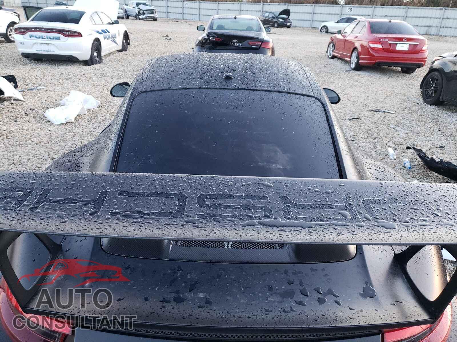 PORSCHE 911 2018 - WP0AE2A95JS186140