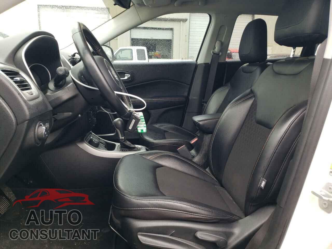 JEEP COMPASS 2020 - 3C4NJDBB9LT120637