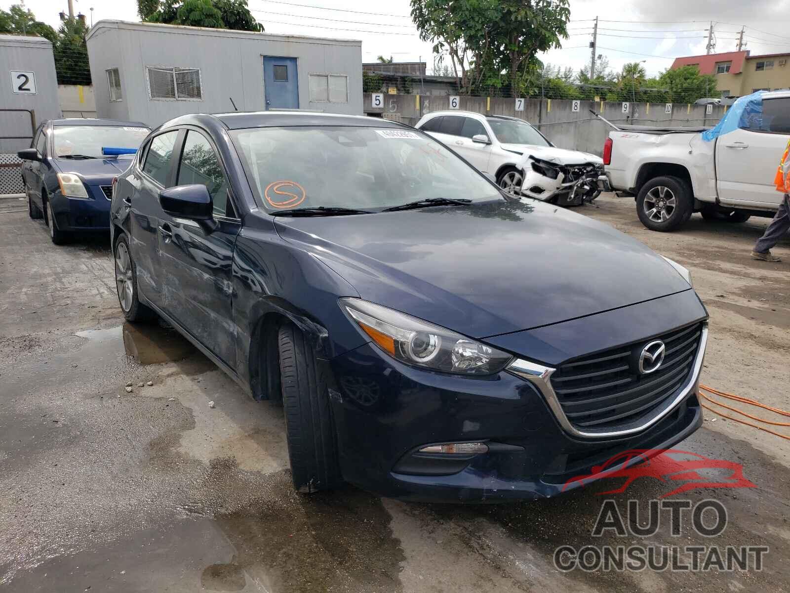 MAZDA 3 2017 - 3MZBN1L71HM119948