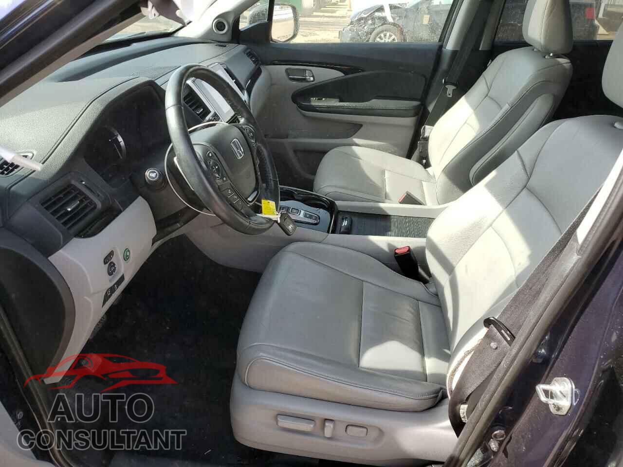 HONDA PILOT 2017 - 5FNYF6H90HB093140