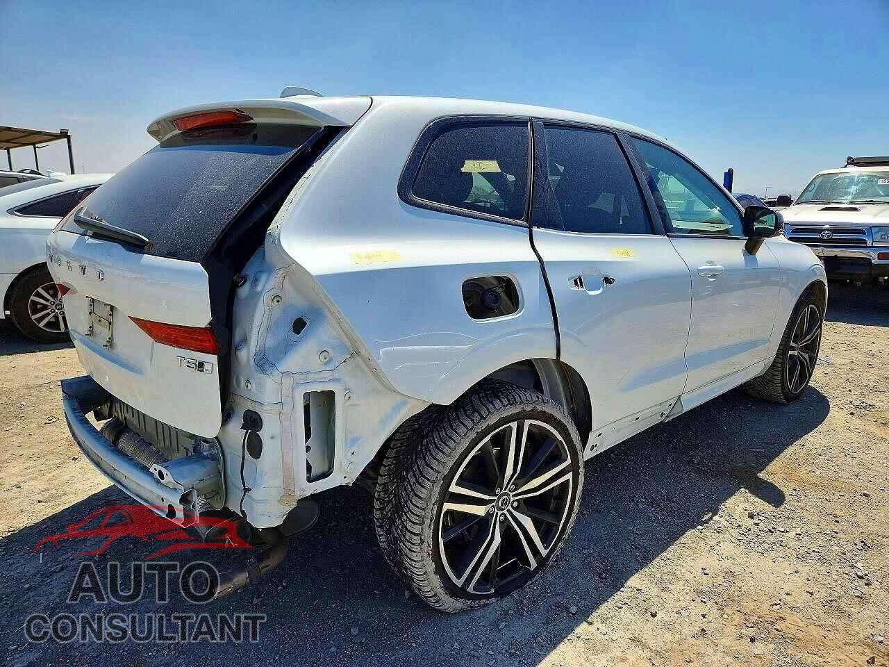 VOLVO XC60 2021 - YV4102RM0M1864243
