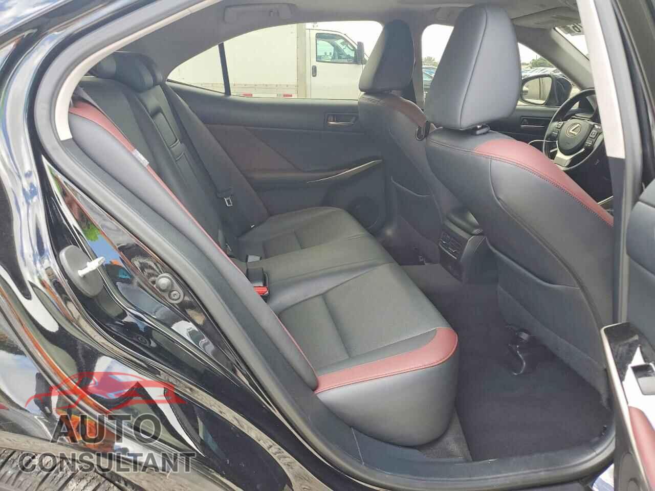 LEXUS IS 2020 - JTHAA1D29L5102020