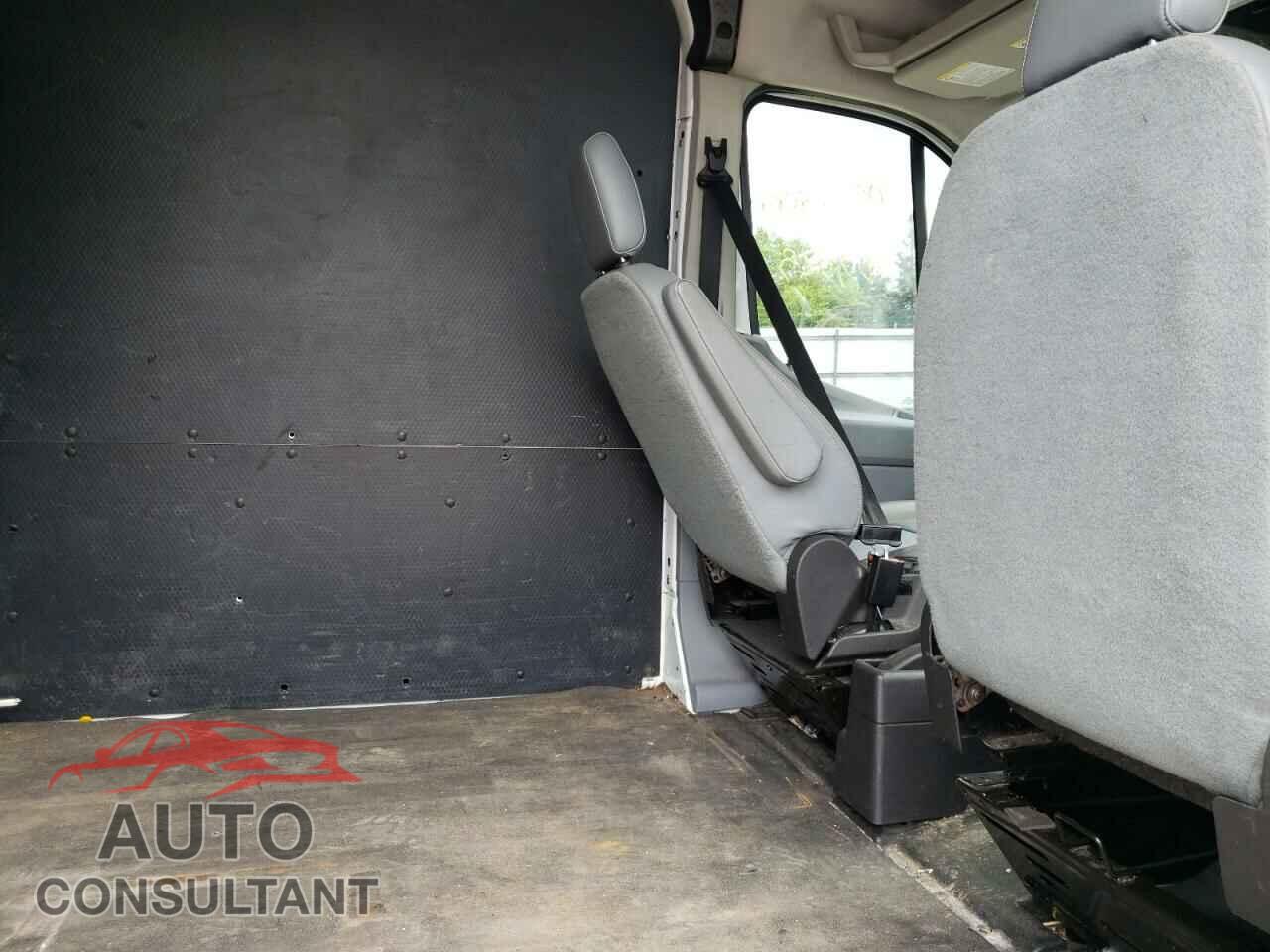 FORD TRANSIT 2019 - 1FTYR2CM1KKA03838