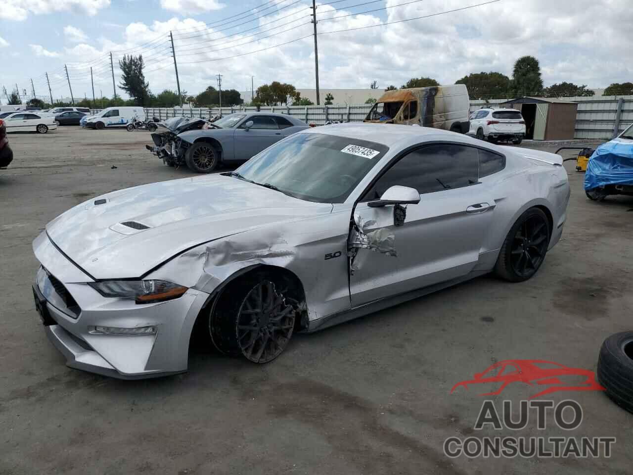 FORD MUSTANG 2018 - 1FA6P8CF8J5156608