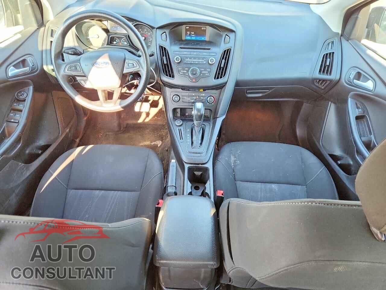 FORD FOCUS 2016 - 1FADP3K26GL251018