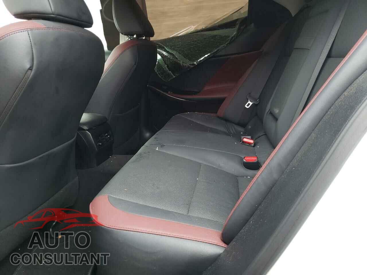 LEXUS IS 2019 - JTHBA1D21K5094501