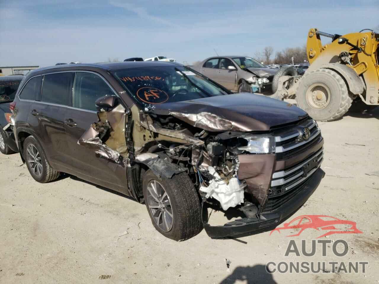 TOYOTA HIGHLANDER 2018 - 5TDJZRFH6JS489563