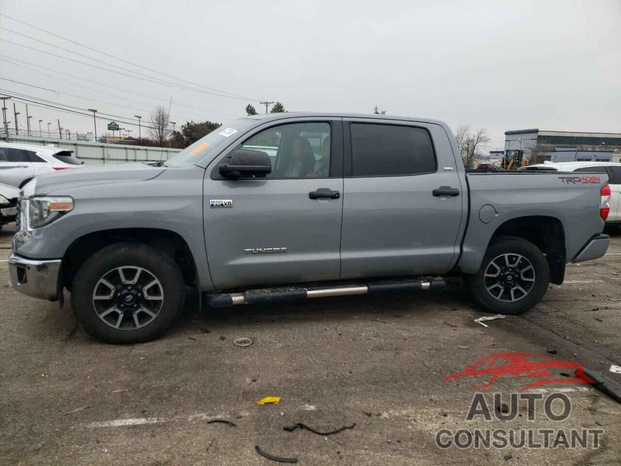 TOYOTA TUNDRA 2018 - 5TFDW5F19JX709922