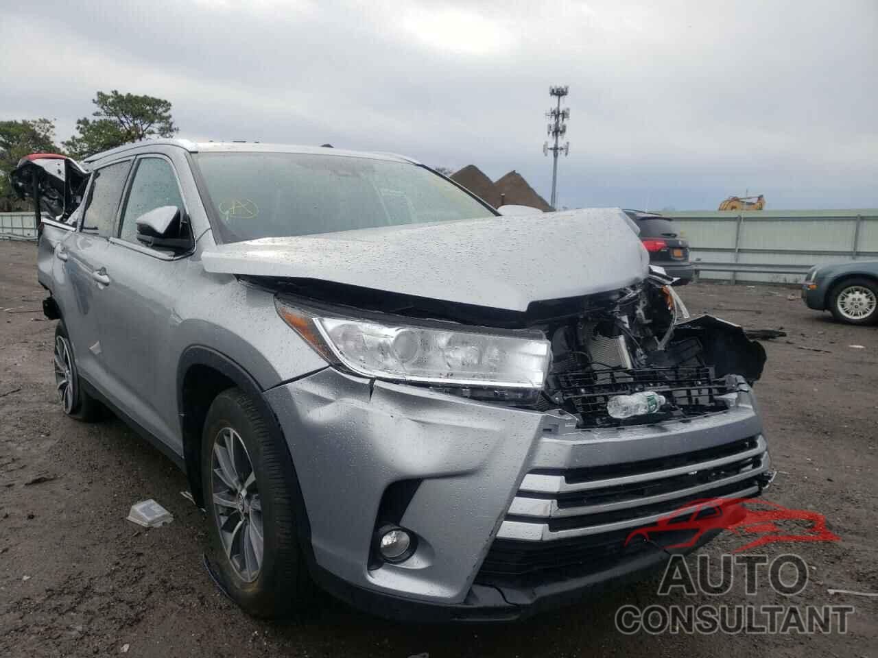 TOYOTA HIGHLANDER 2019 - 5TDJZRFH4KS726388