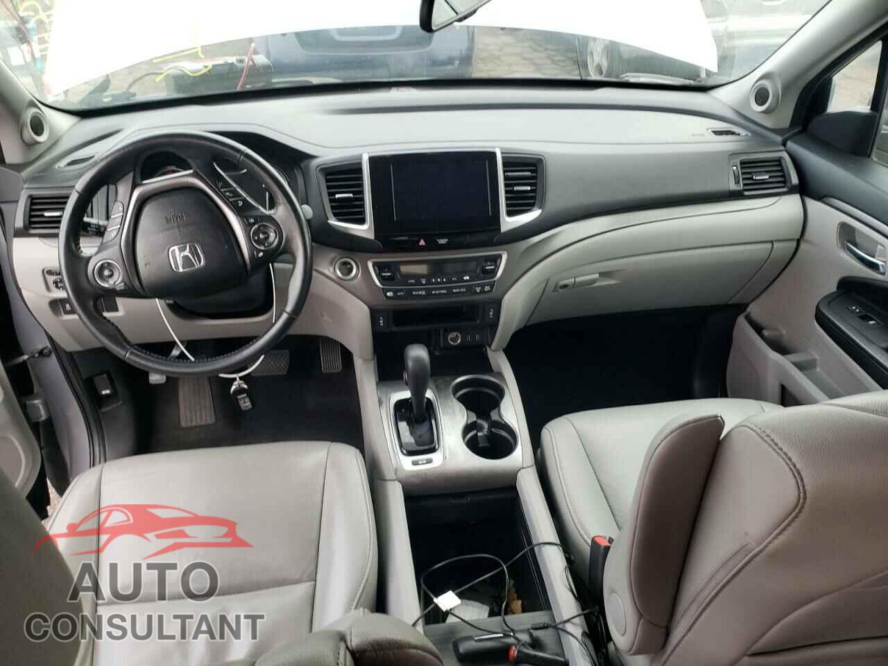 HONDA PILOT 2017 - 5FNYF6H74HB101481