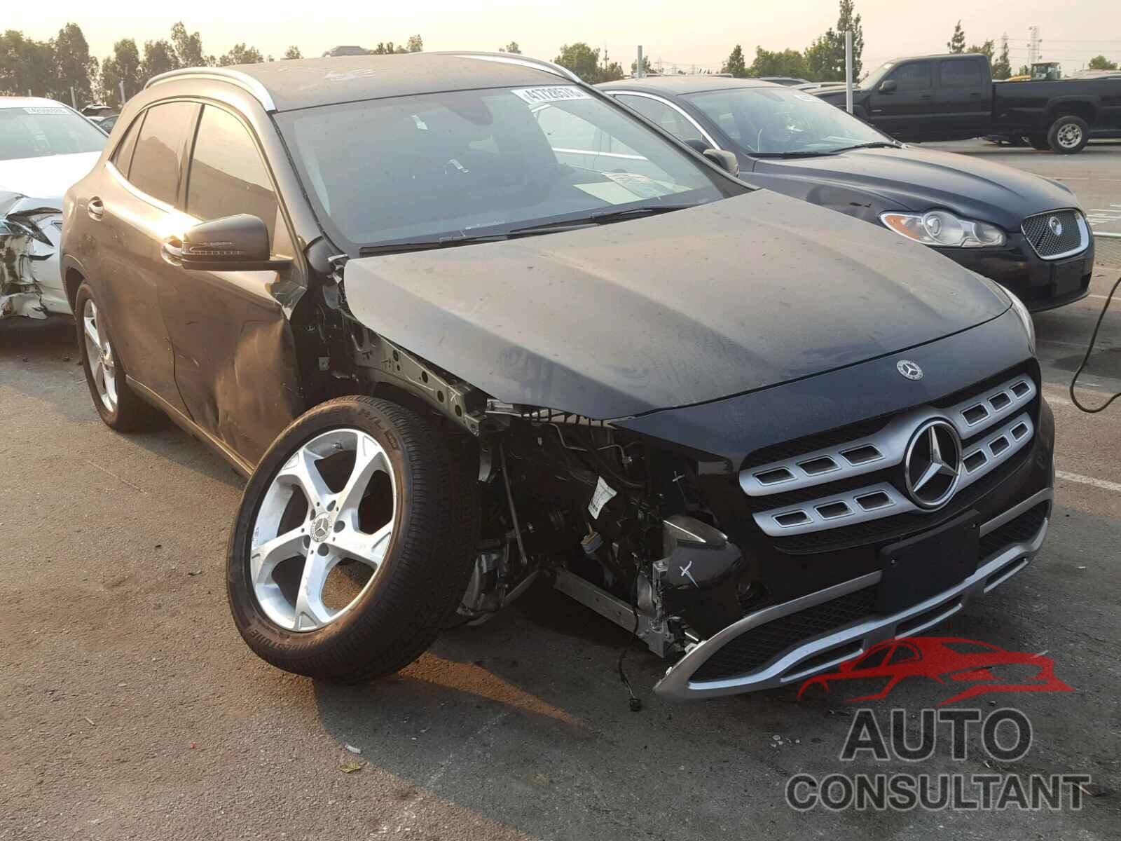MERCEDES-BENZ GLA 250 4MATIC 2018 - WDCTG4GB6JJ438101