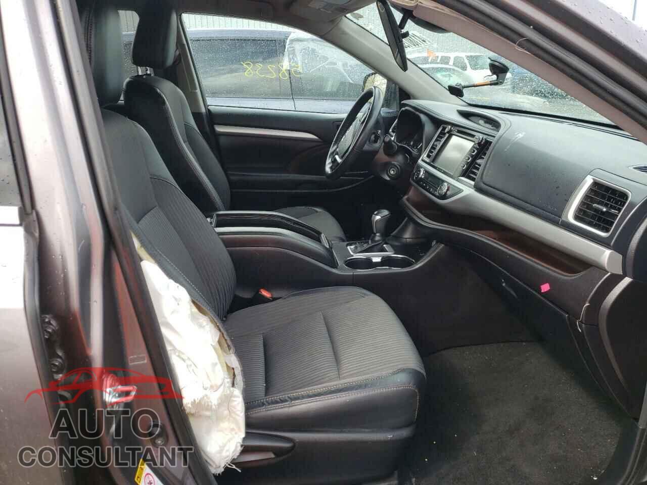 TOYOTA HIGHLANDER 2018 - 5TDBZRFH7JS814385
