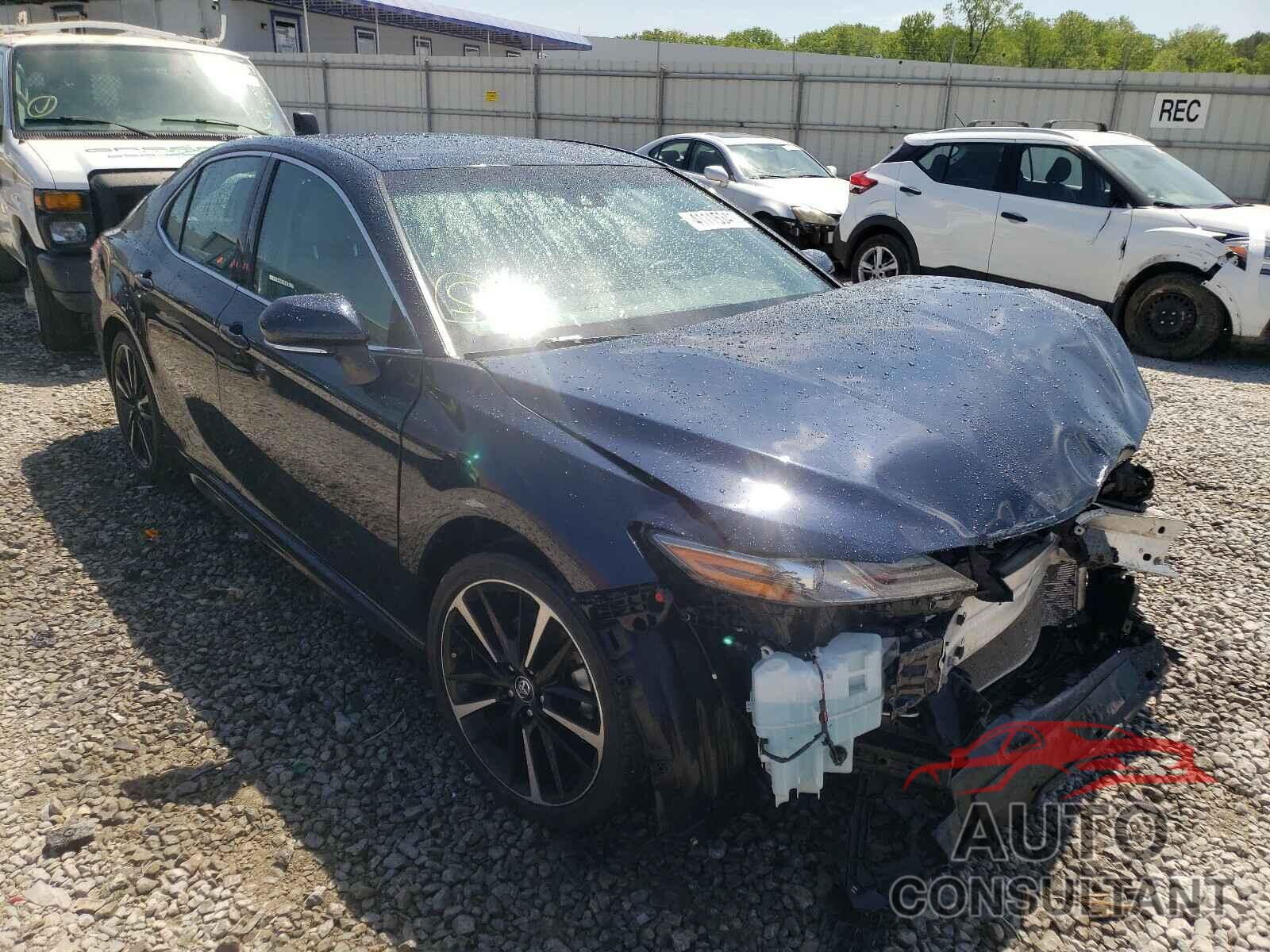 TOYOTA CAMRY 2018 - 4T1B61HK0JU585364
