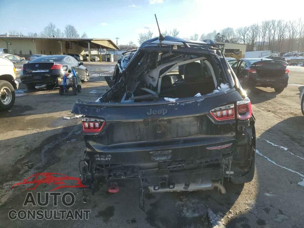 JEEP COMPASS 2018 - 3C4NJDDB6JT130262