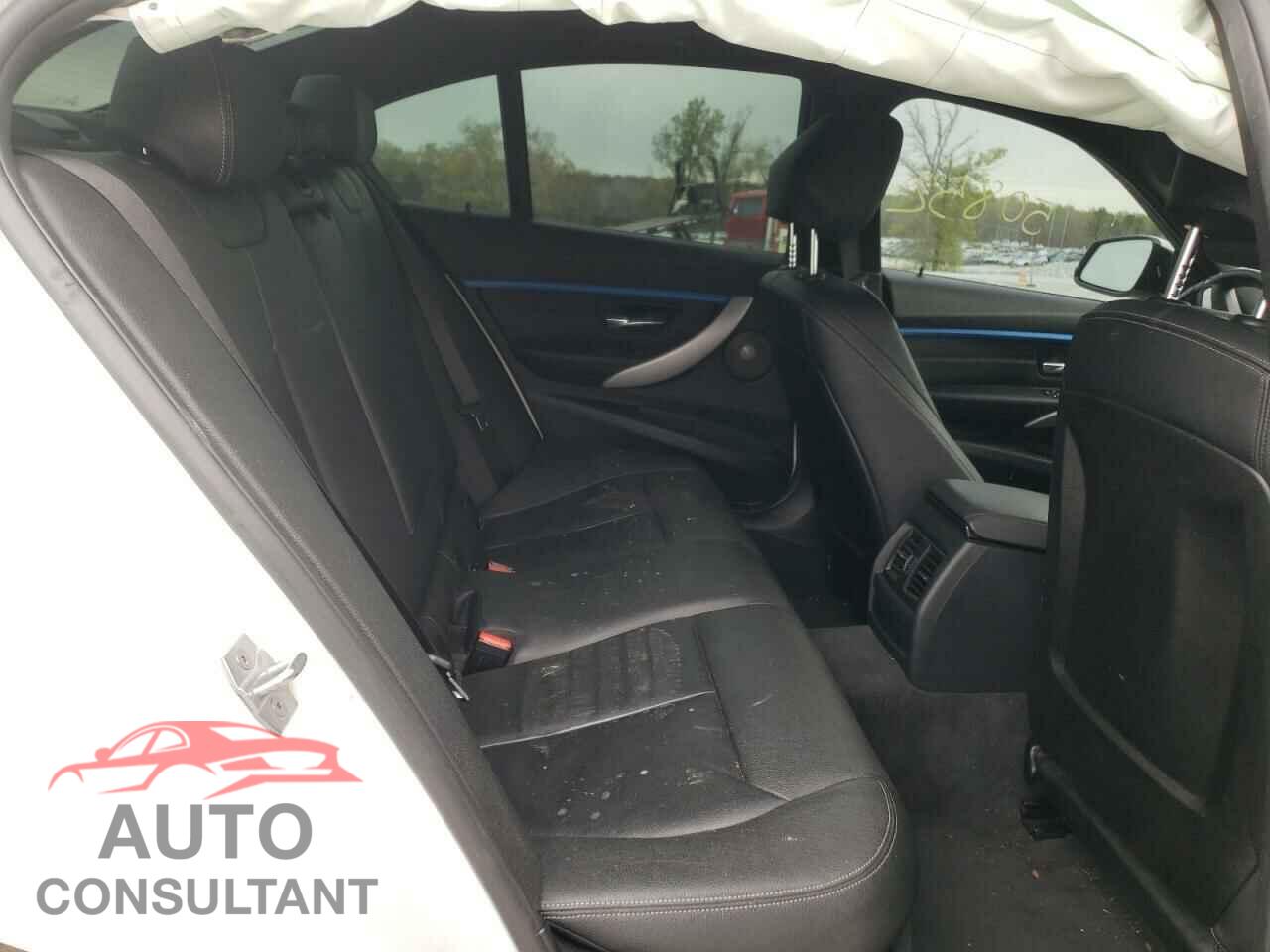 BMW 3 SERIES 2017 - WBA8B7C30HK858643