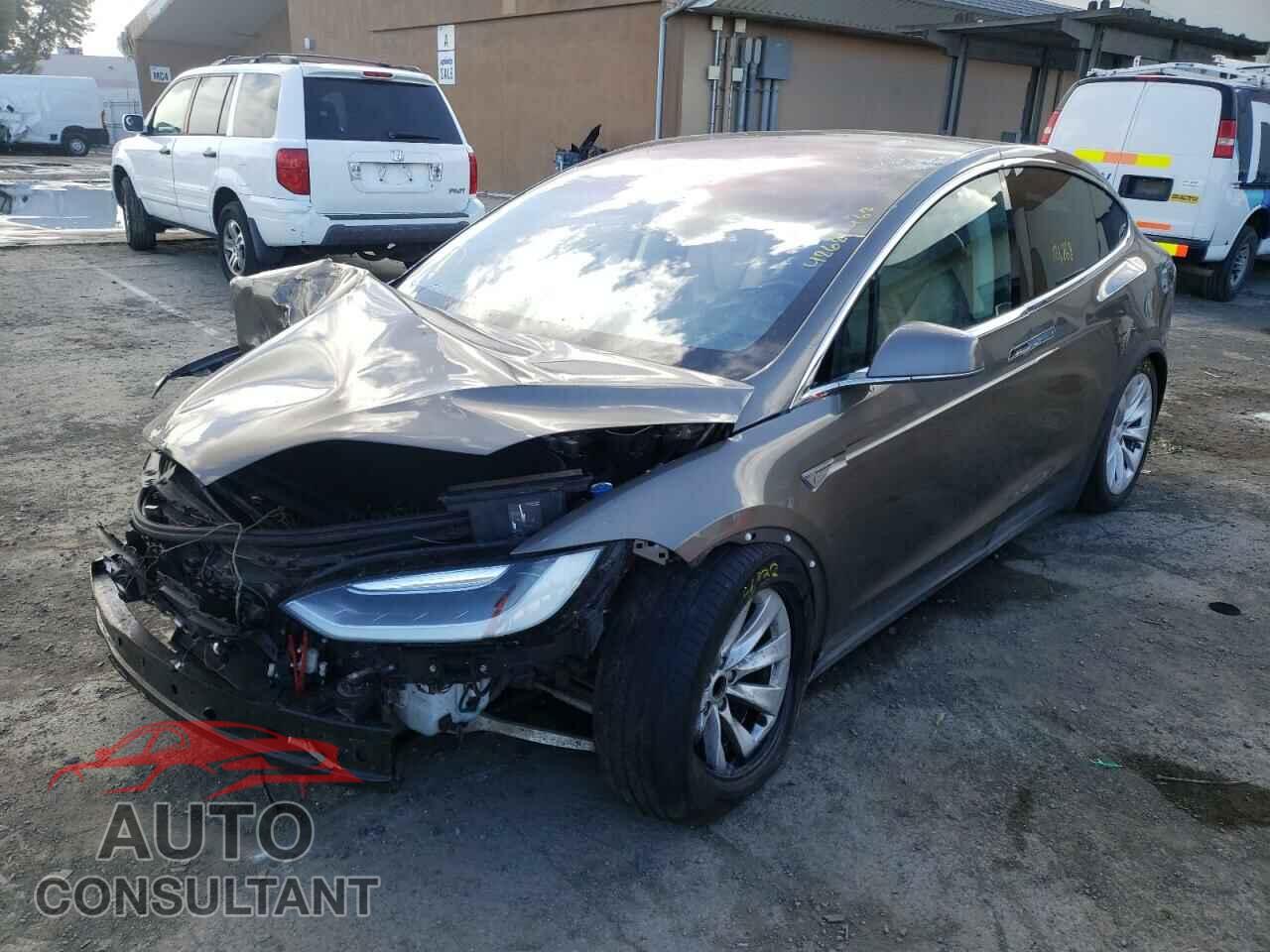 TESLA MODEL X 2016 - 5YJXCAE2XGF002906