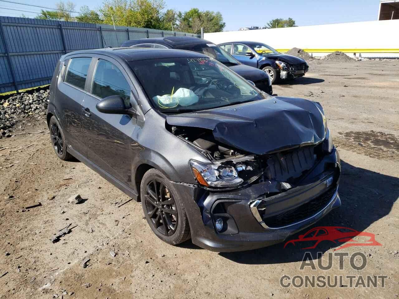 CHEVROLET SONIC 2018 - 1G1JD6SB5J4100995