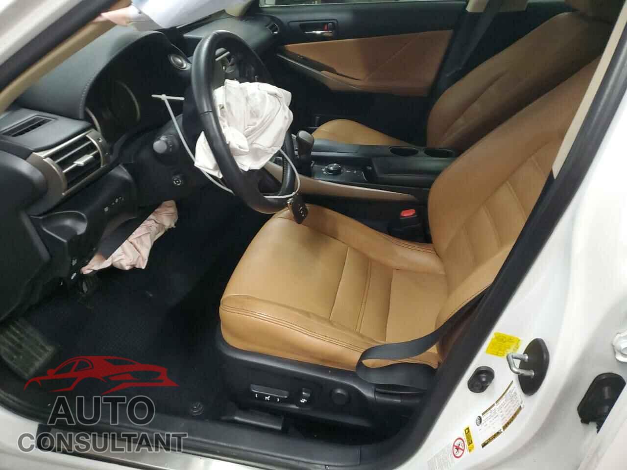 LEXUS IS 2014 - JTHCE1D22E5004592