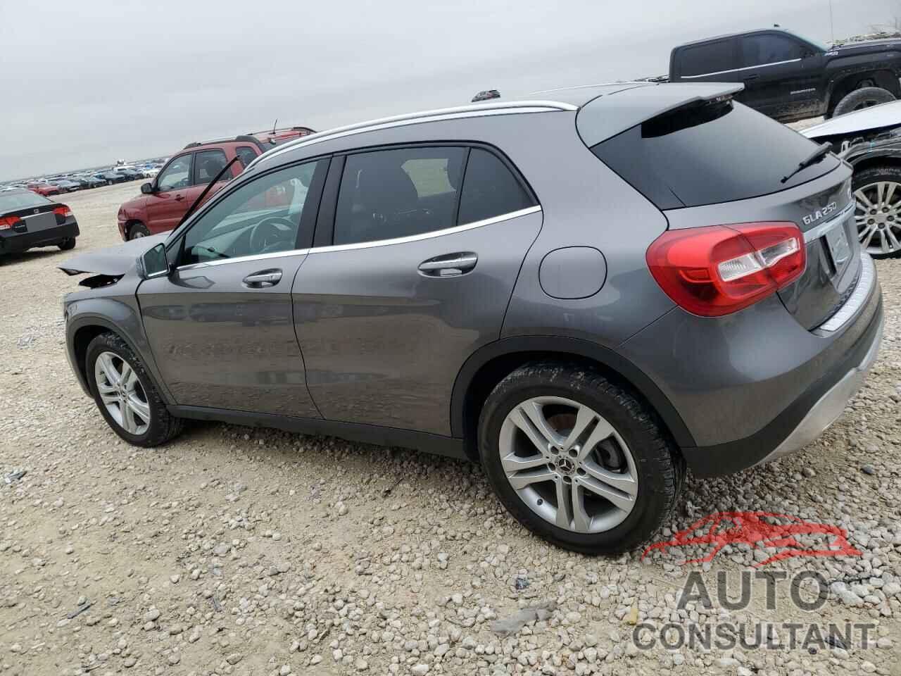MERCEDES-BENZ GLA-CLASS 2019 - WDCTG4GBXKJ549106