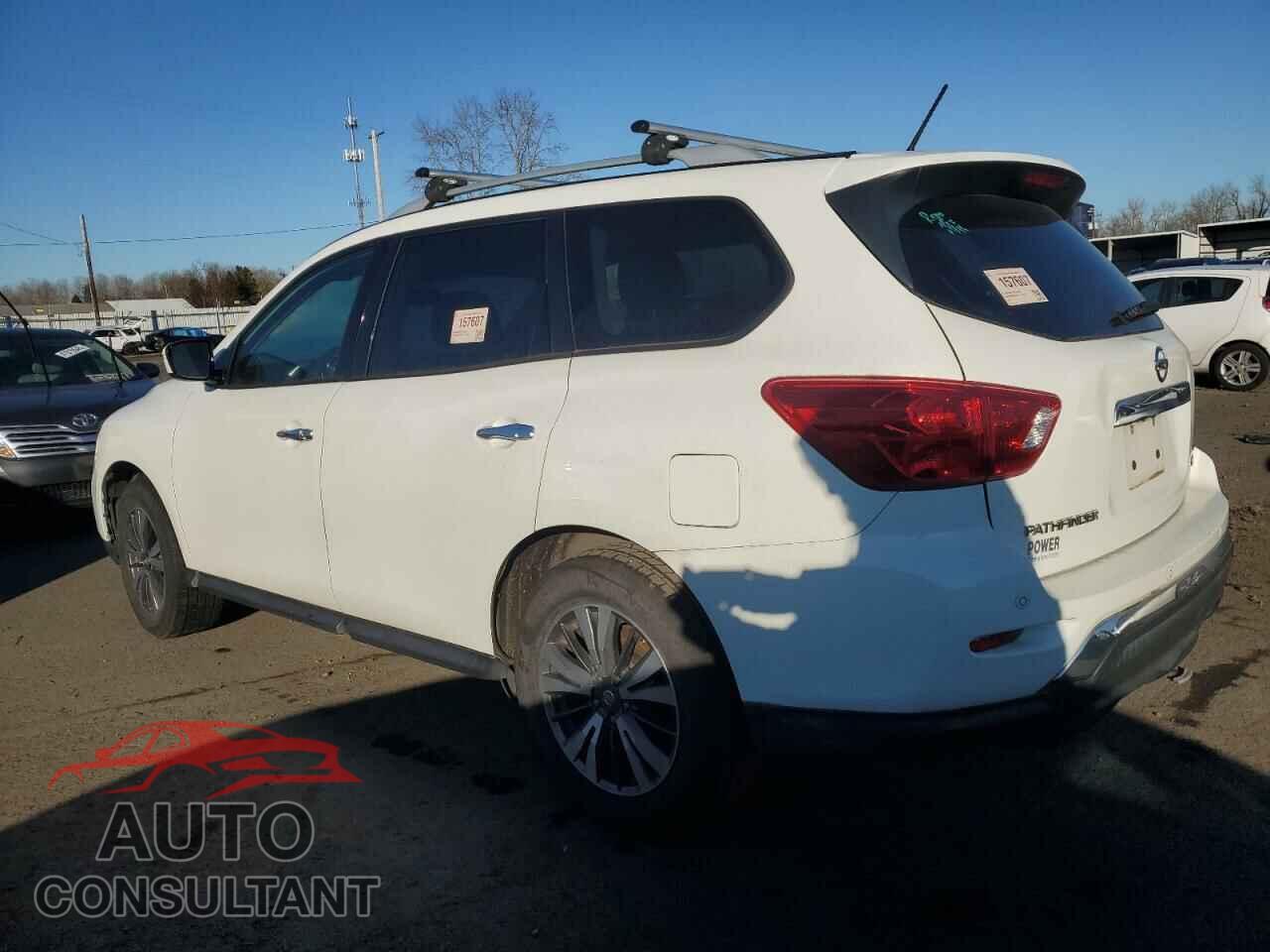 NISSAN PATHFINDER 2017 - 5N1DR2MM8HC657828