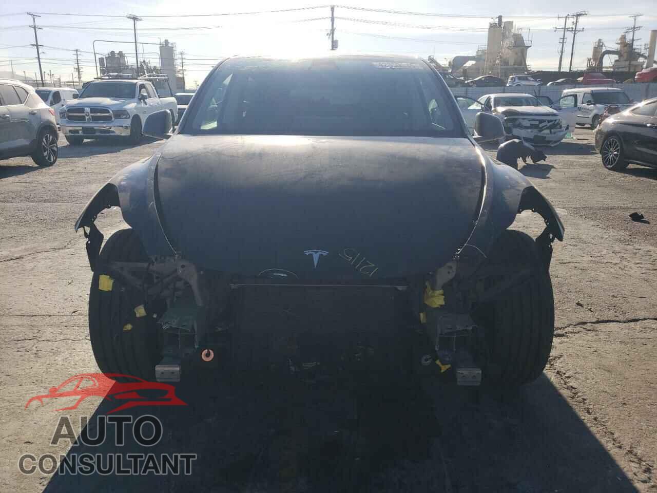 TESLA MODEL Y 2020 - 5YJYGDEE9LF018237