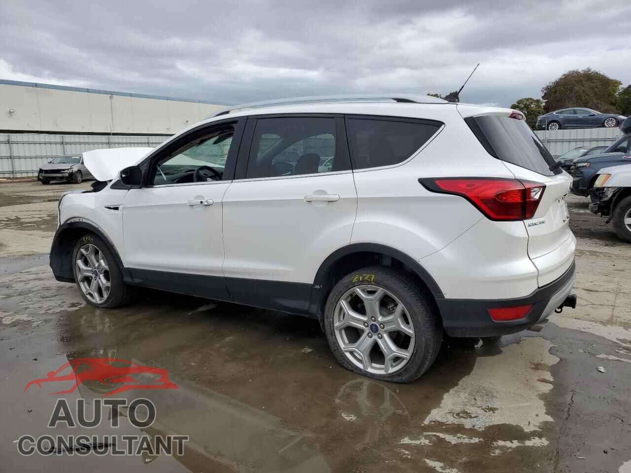 FORD ESCAPE 2019 - 1FMCU9J97KUC28068