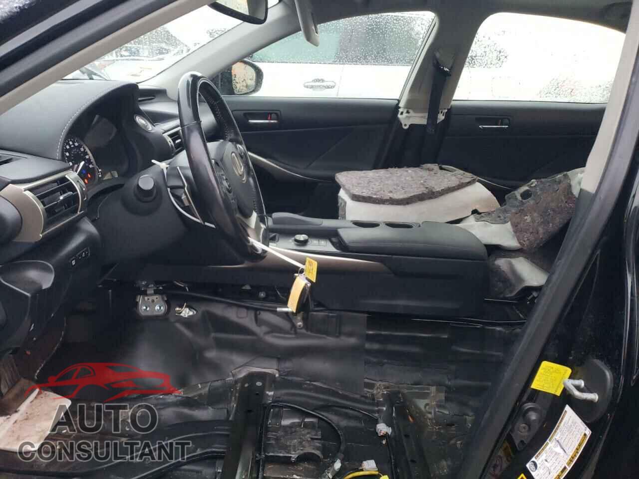 LEXUS IS 2015 - JTHCF1D22F5028213