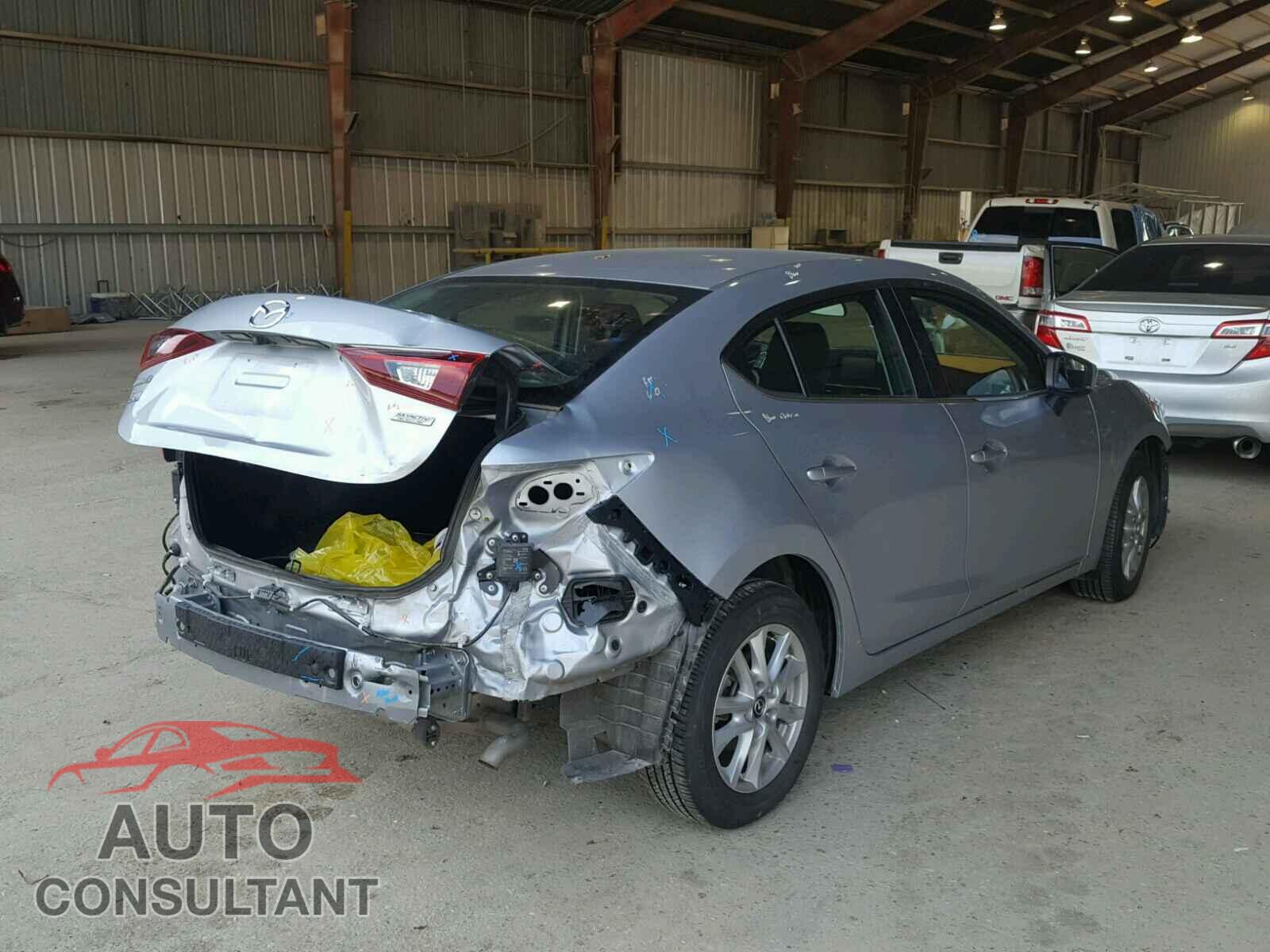 MAZDA 3 2017 - 3MZBN1U78HM117192