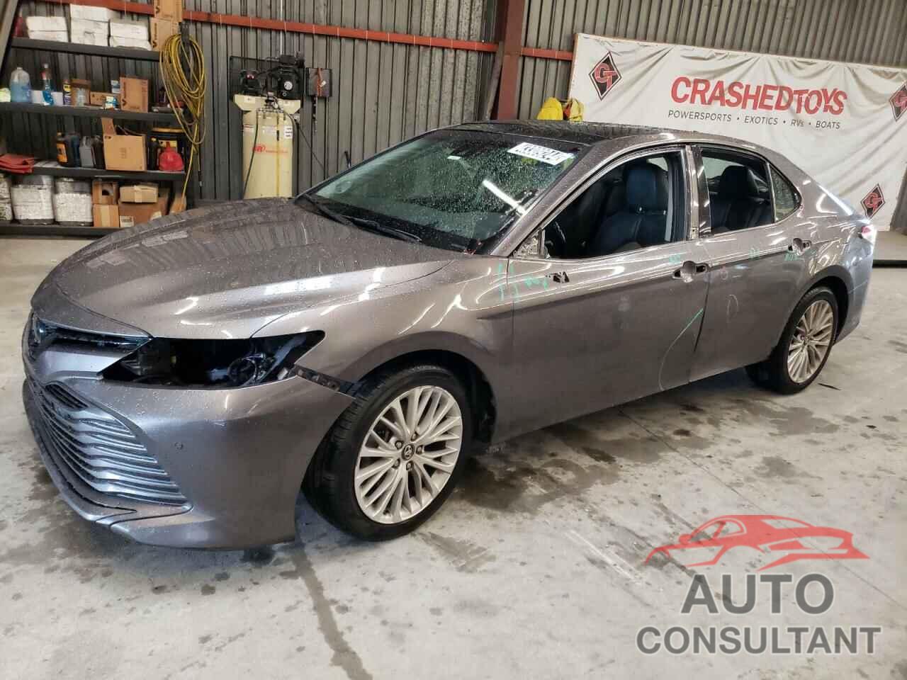TOYOTA CAMRY 2018 - 4T1B11HK8JU078033