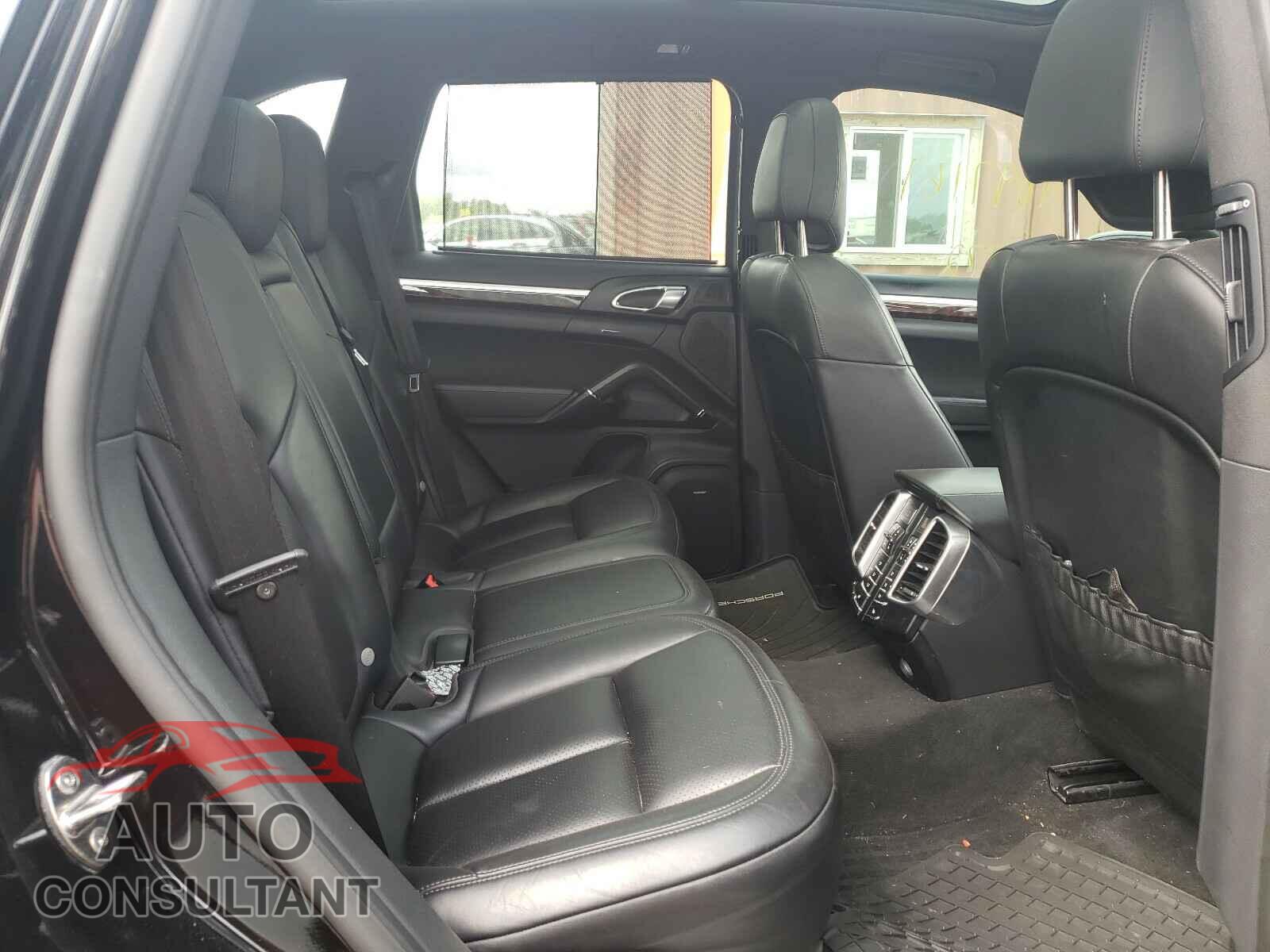 PORSCHE CAYENNE 2016 - WP1AB2A26GLA92796